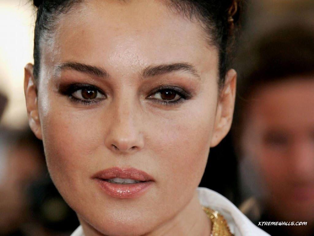 Monica Bellucci 1024x768 Wallpaper (High Resolution Picture)