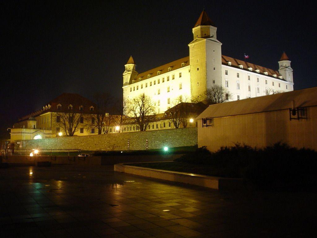Bratislava Castle At Night Slovakia Wallpaper 1024x768 px Free