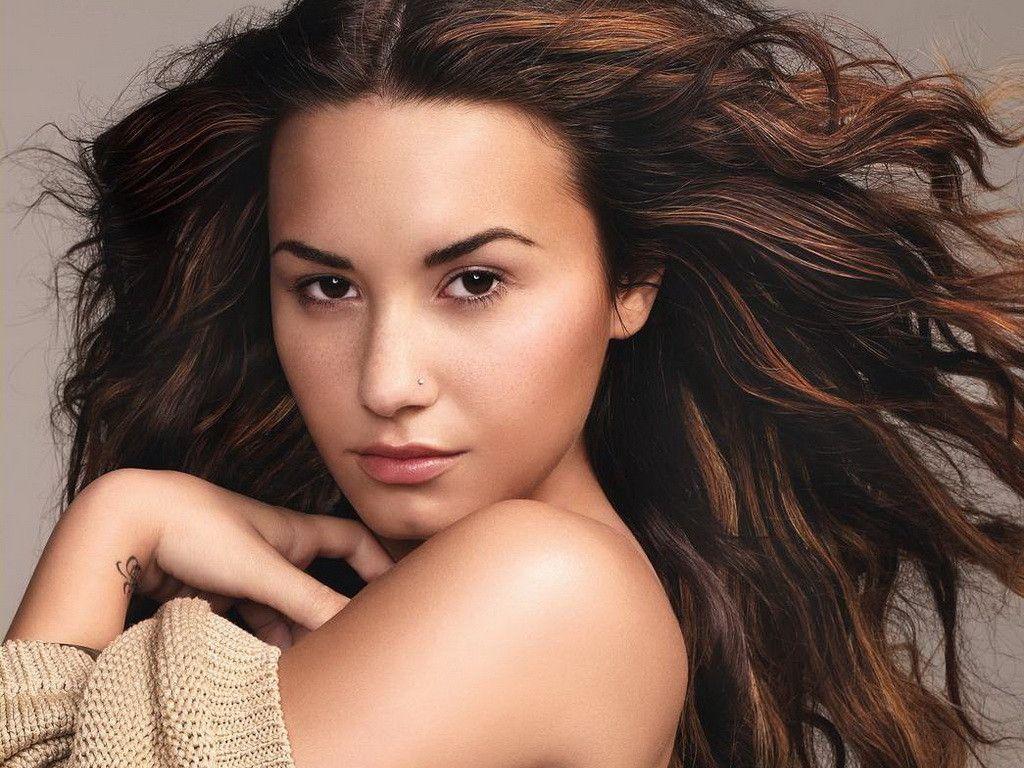 Lovato Lovato Wallpaper