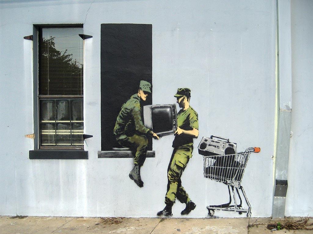 Looting Soldiers Banksy Wallpaper