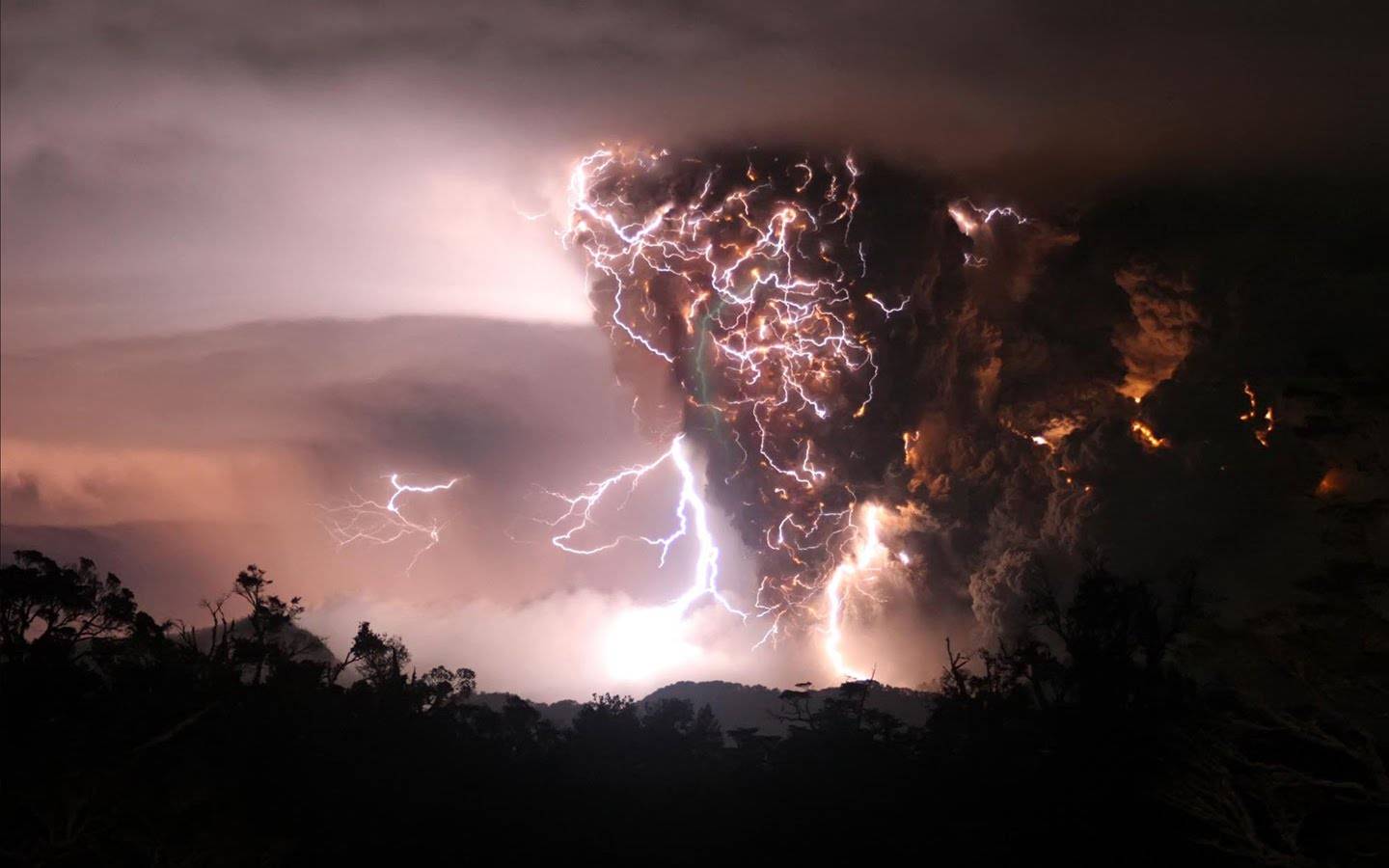 Volcanic lightening storm