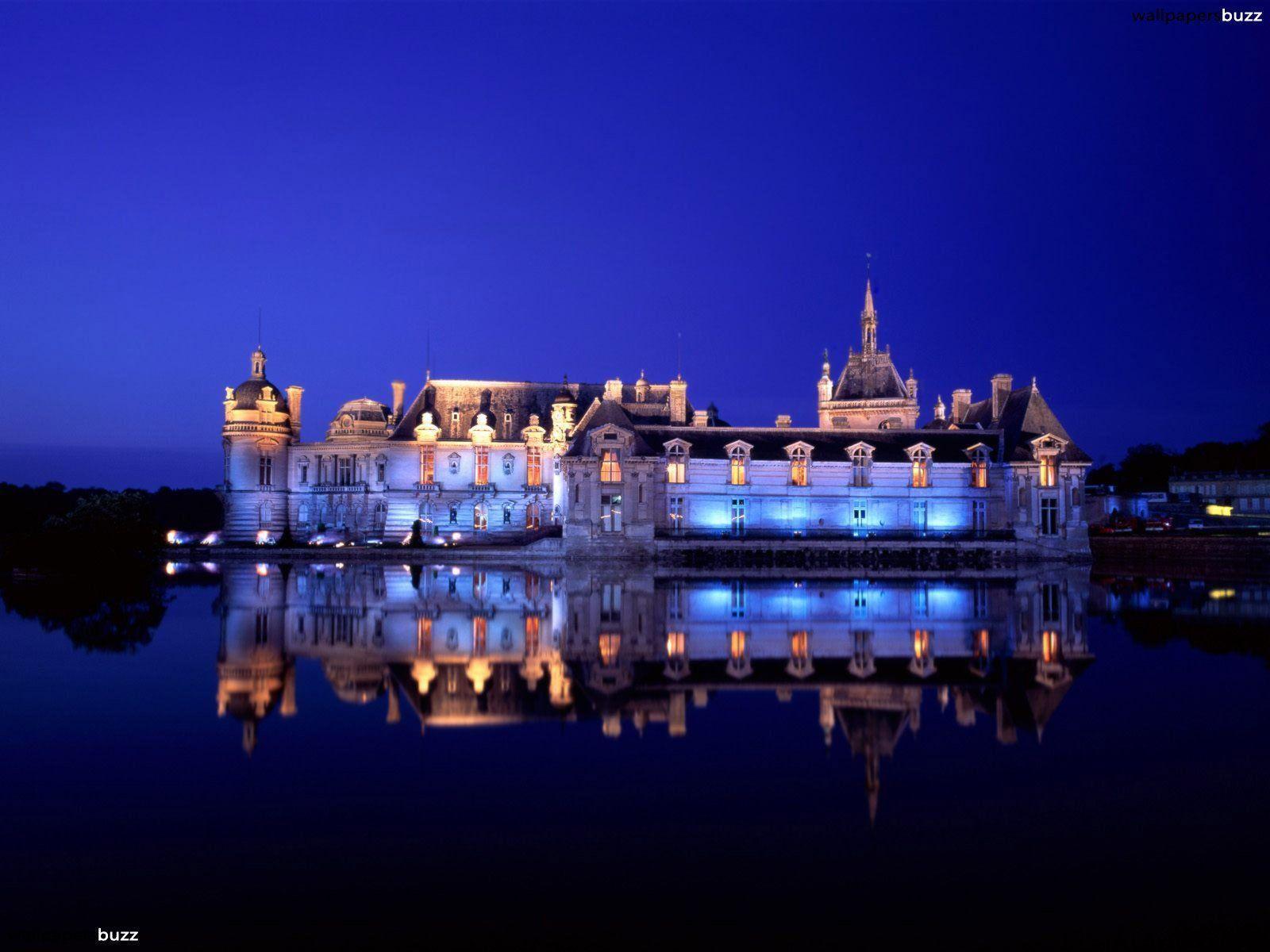 Chateau de Chantilly at nighttime HD Wallpaper