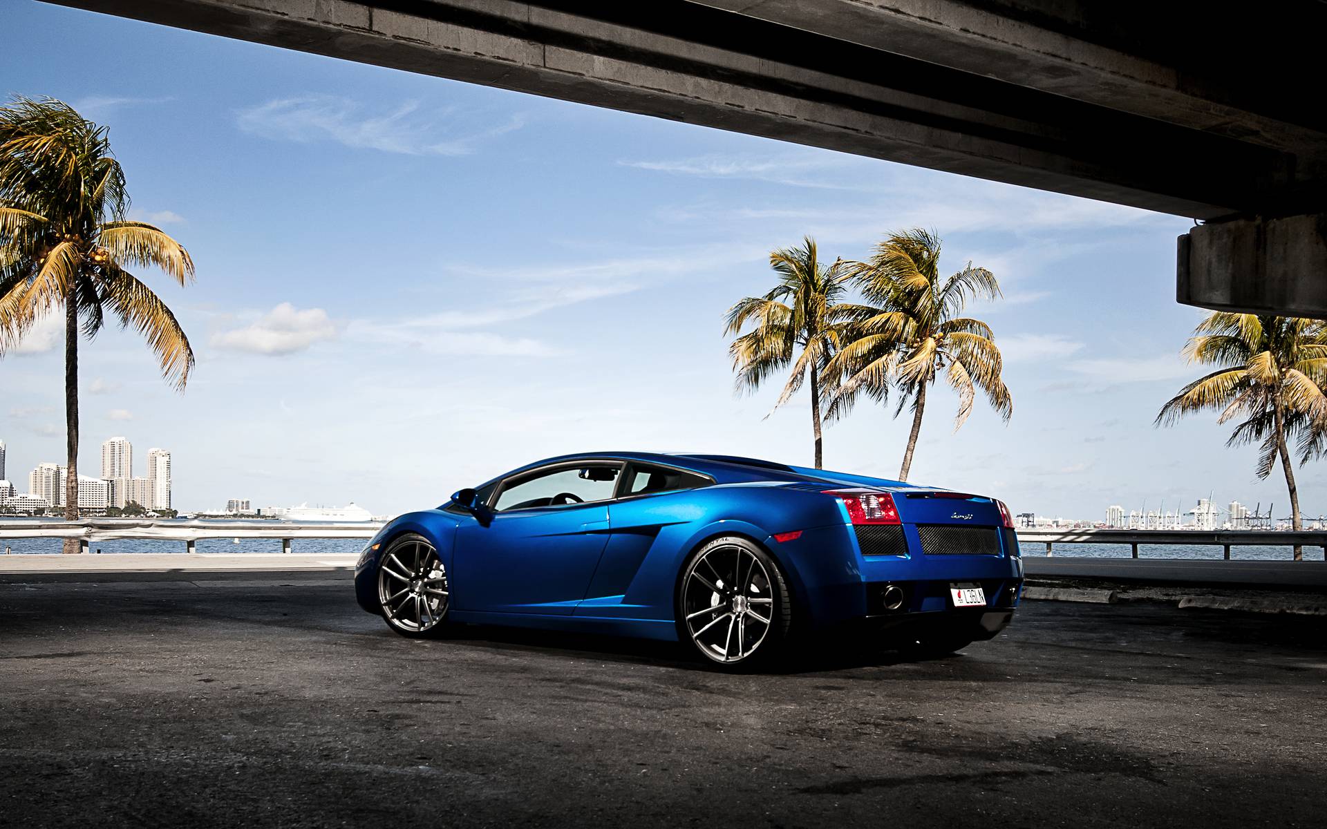 Lamborghini Gallardo Blue Background HD Wallpaper