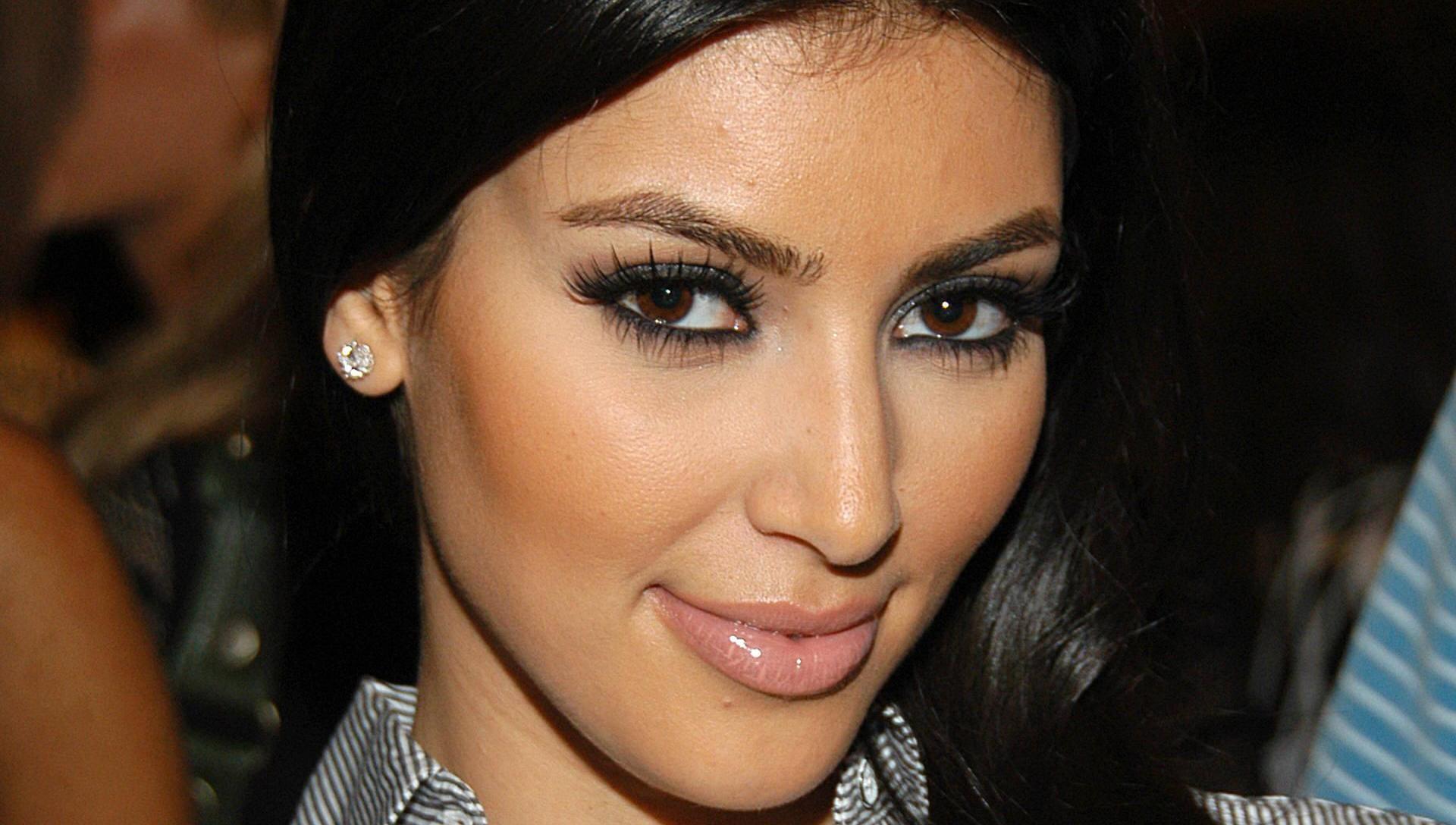 Kim Kardashian Makeup Face Wallpaper 1920x1088 px Free Download