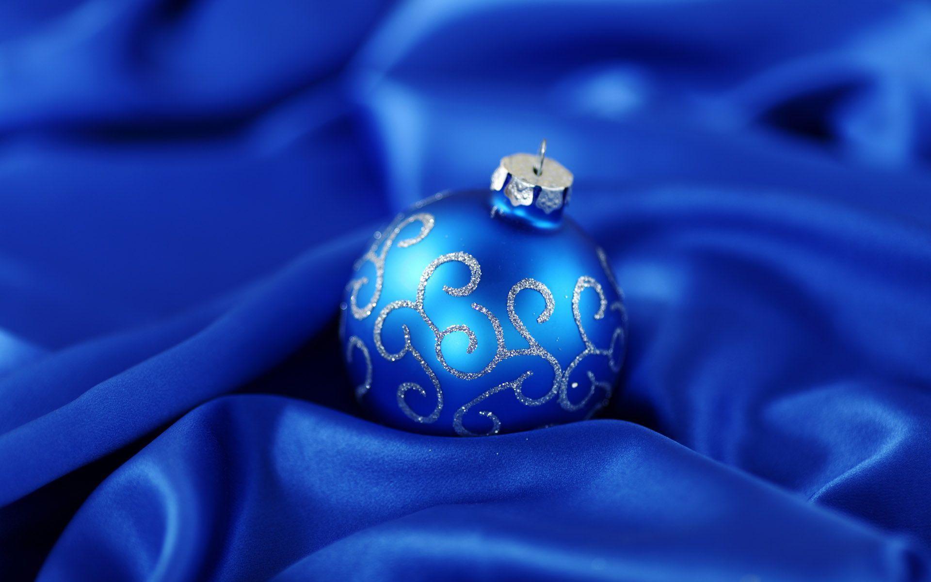 Wallpaper For > Blue Christmas Ornament Wallpaper