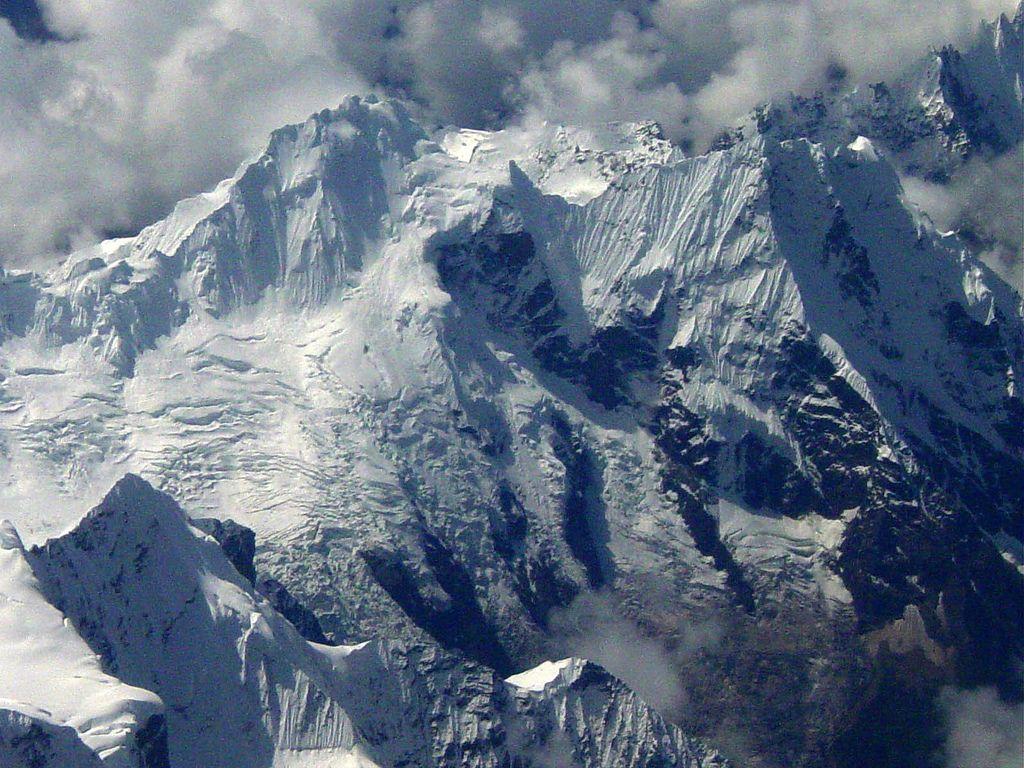 Beautiful Mountain Wallpaper- Himalayas