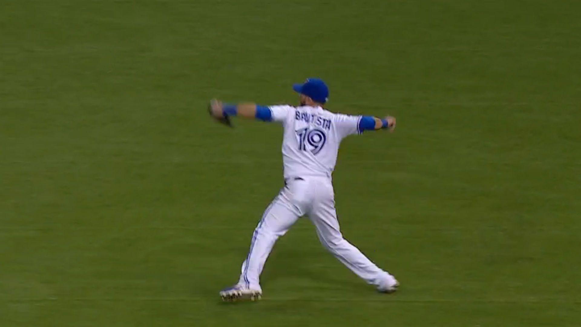 Blue Jays&; Jose Bautista has a cannon, throws out Yankees&; Dustin