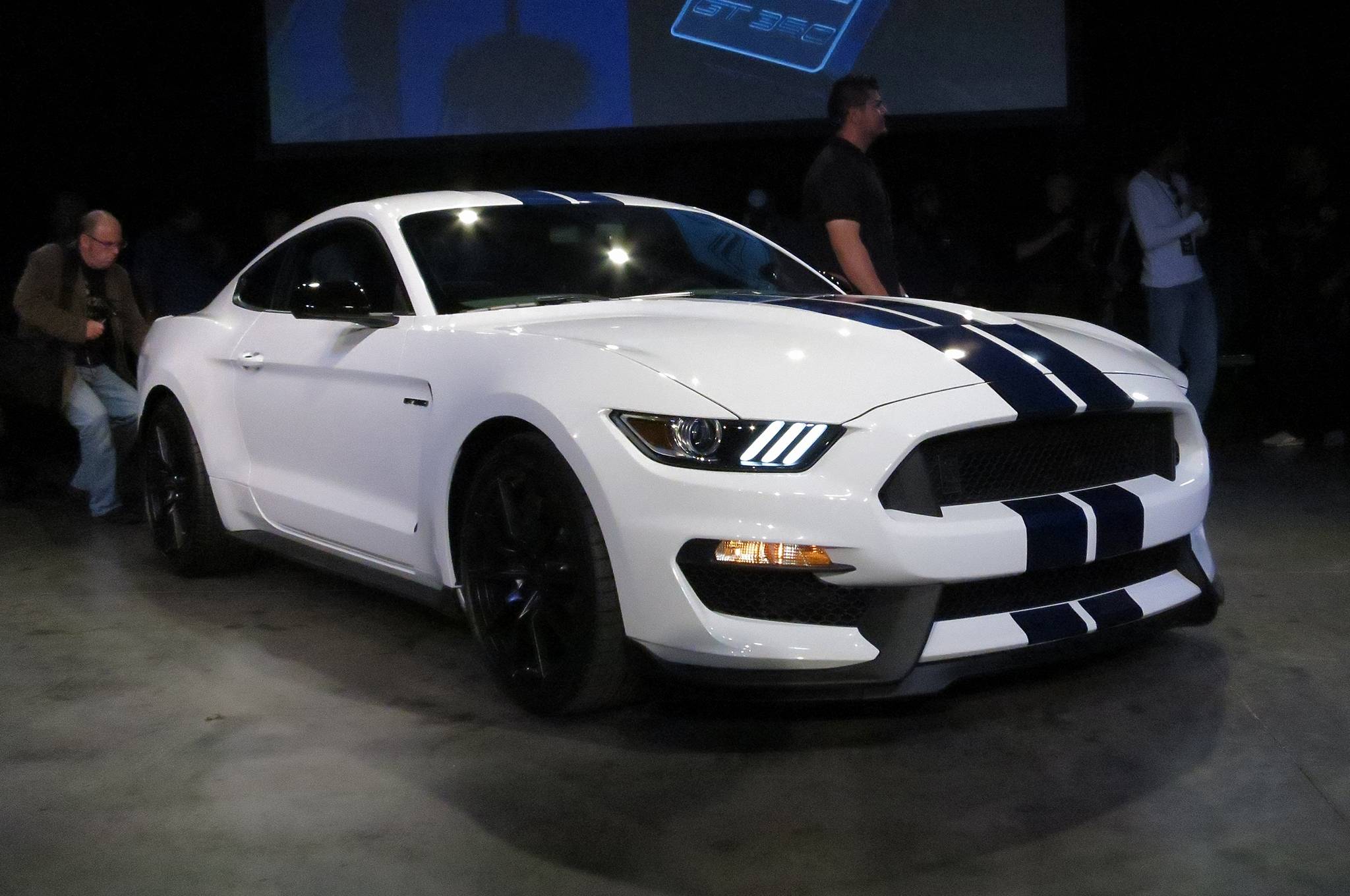 Ford Mustang gt 350 Р±РµР»С‹Р№