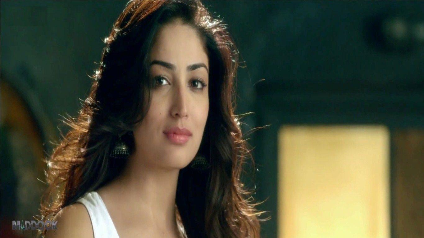 Beautiful_Bollywood_Actress_Yami_Gautam_in_Hindi_Movie_Badlapur_