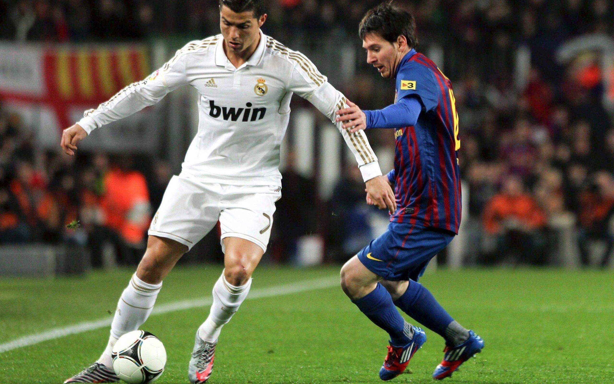 Lionel Messi vs Cristiano Ronaldo Wallpaper HD / Desktop