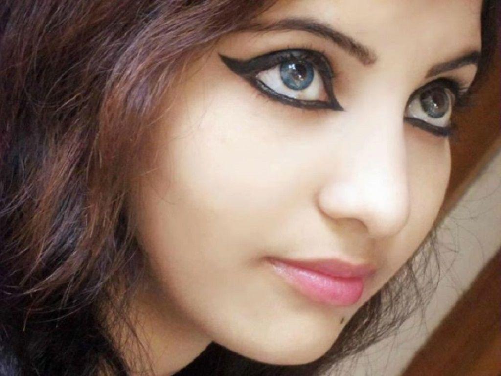 Most Beautiful Indian Girls HD Wallpaper Free Download