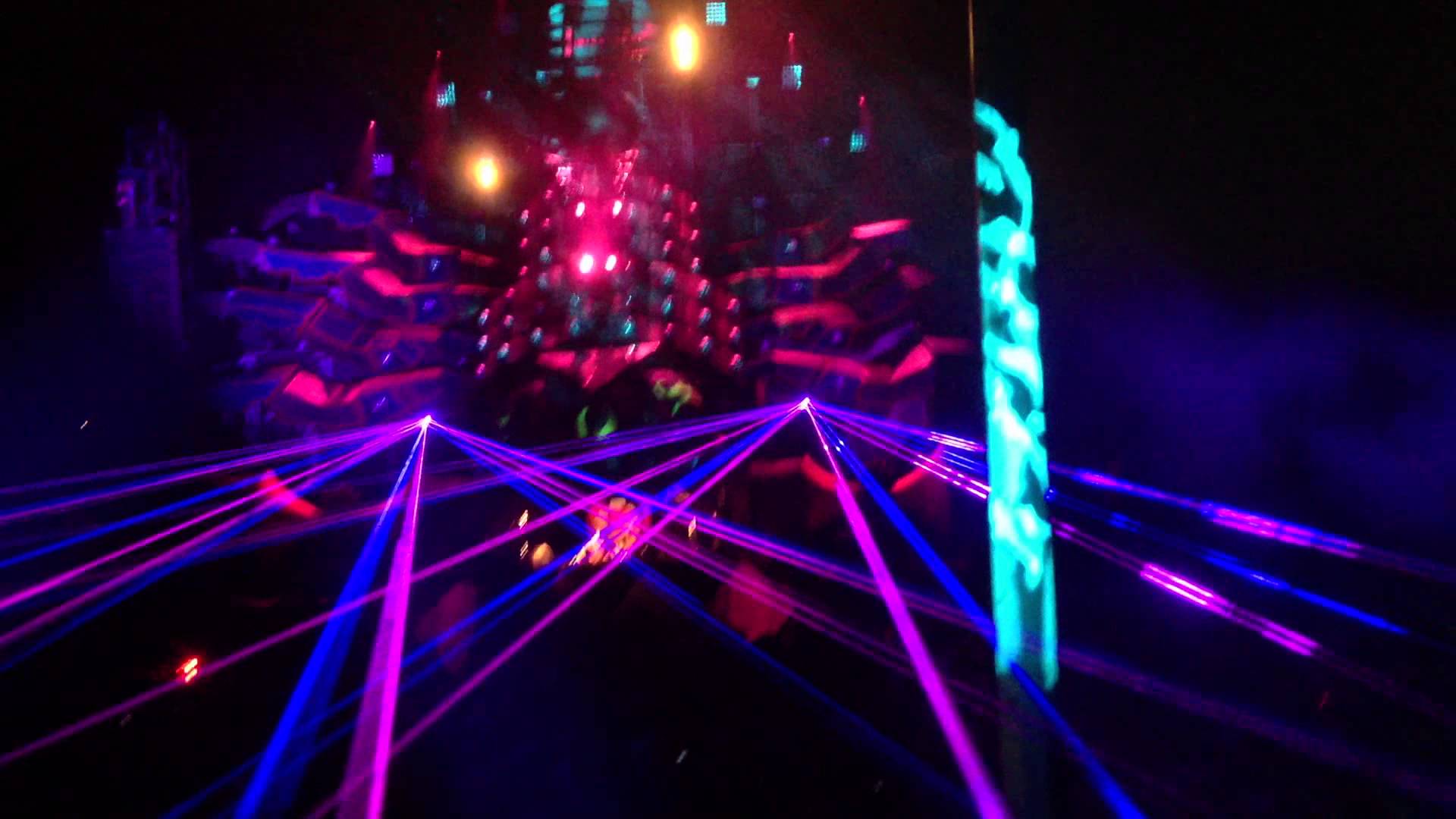 B Front & Ran D Tomorrowland 2013 (Q Dance Stage)