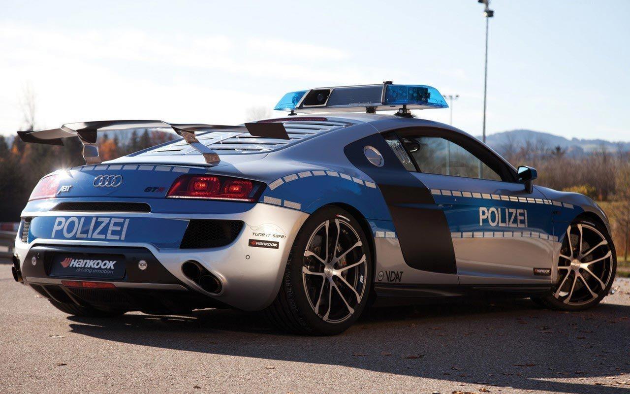 fastest police cars in the world