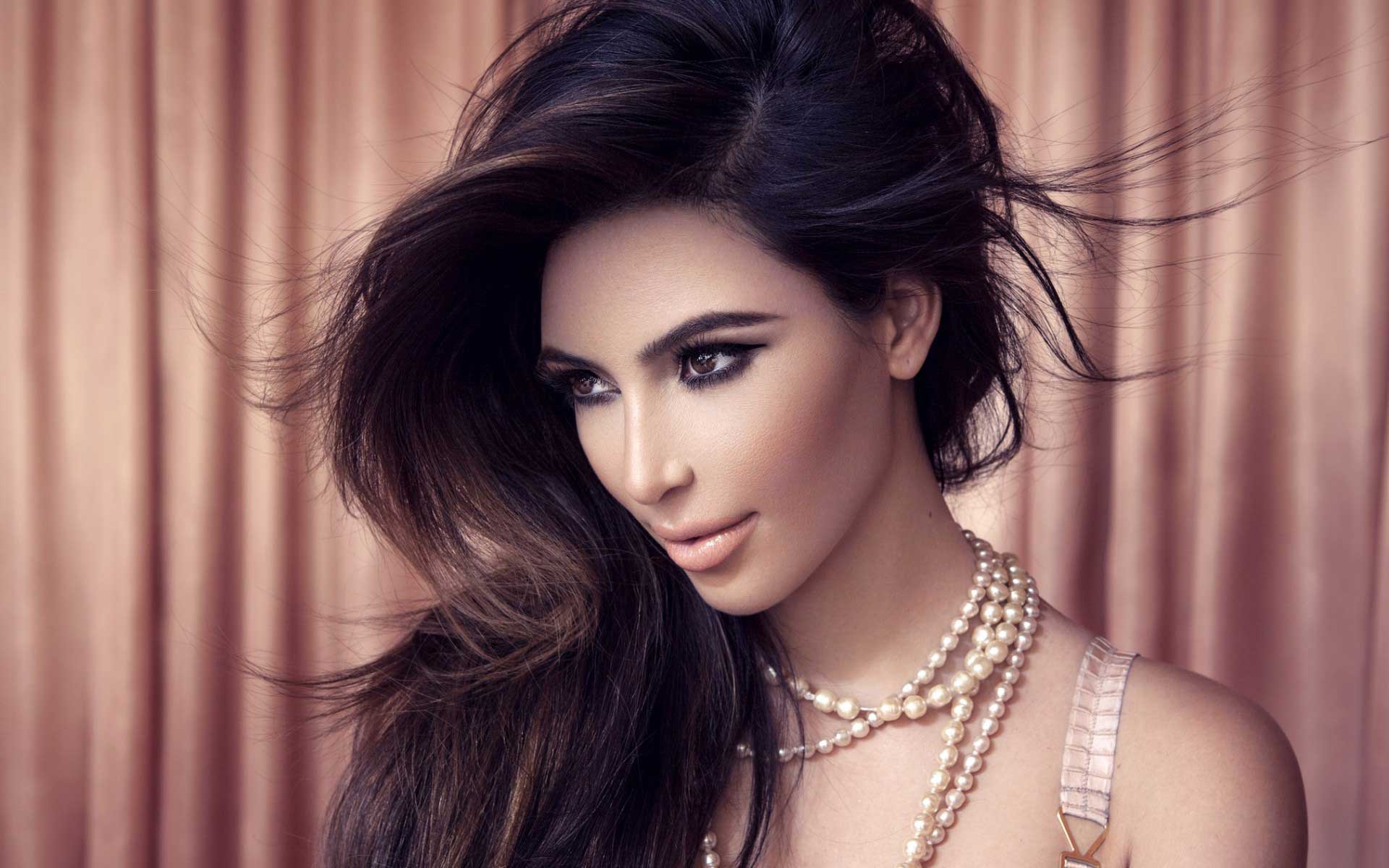 Kim Kardashian Wallpaper HD