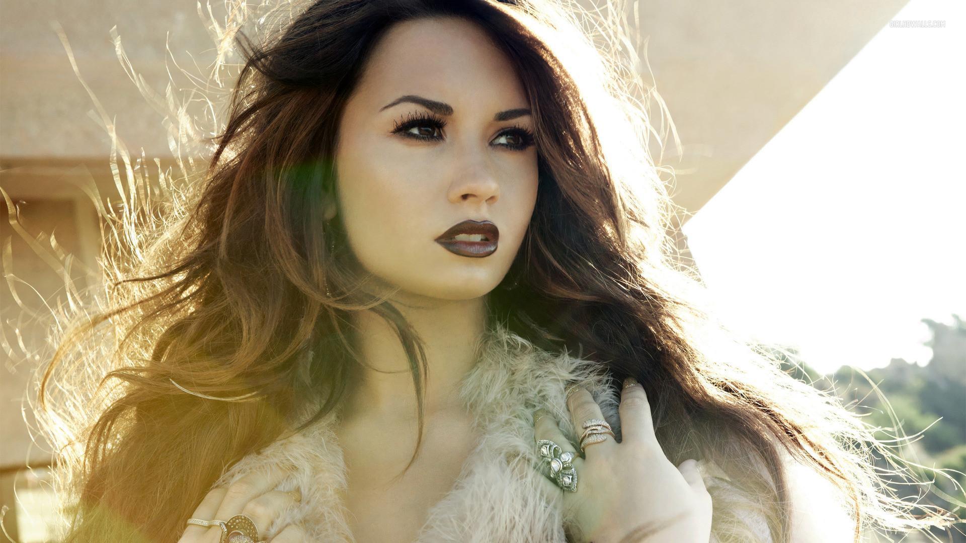 Demi Lovato HD Wallpaper