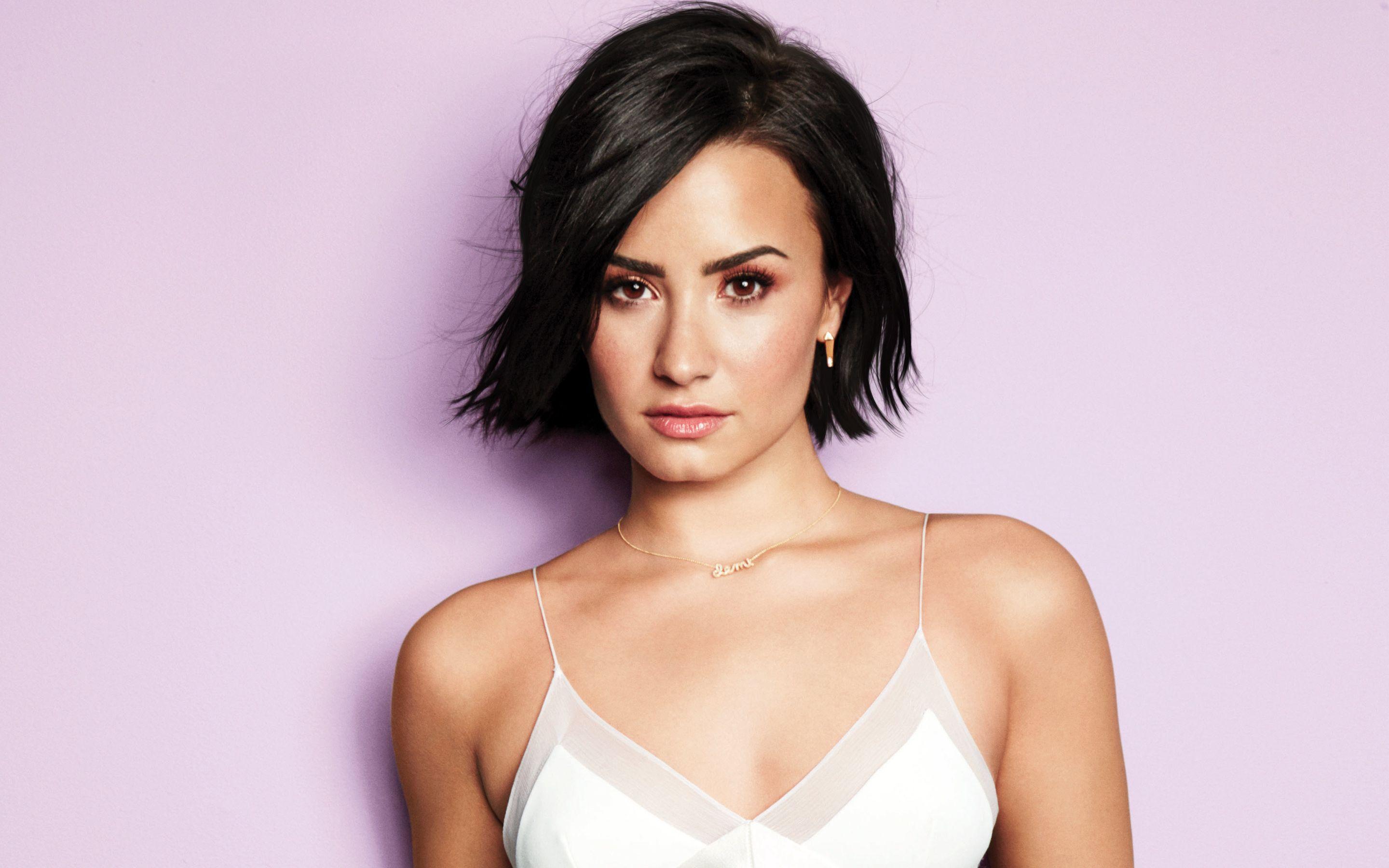 Demi Lovato HD Wallpaper