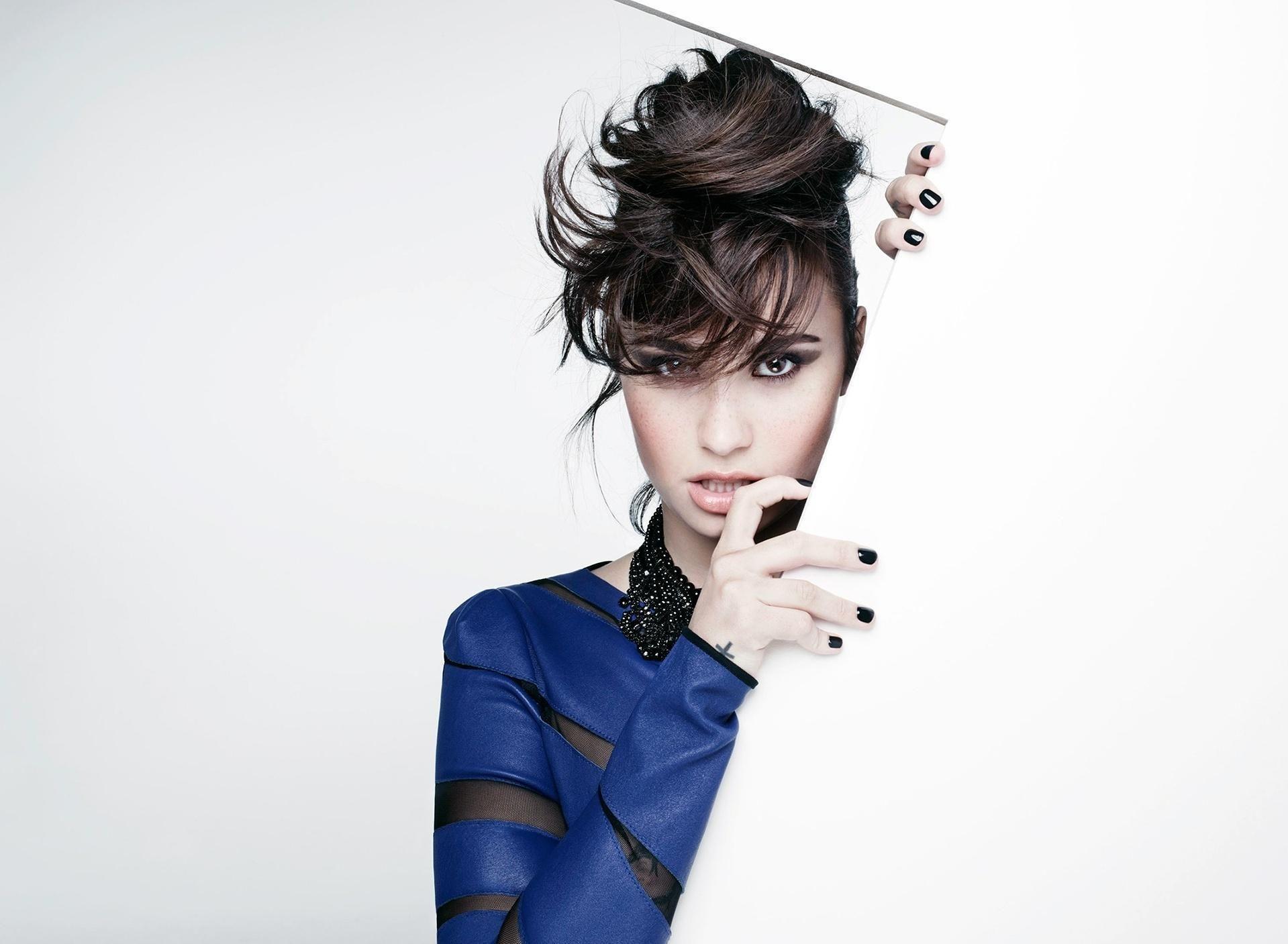 Demi Lovato Desktop. Download HD Wallpaper Photo