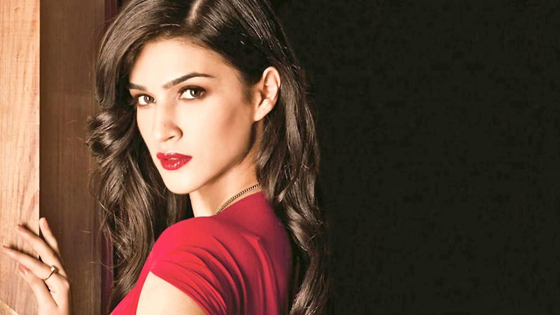Actress Kriti Sanon 2016. Download HD Wallpaper Photo