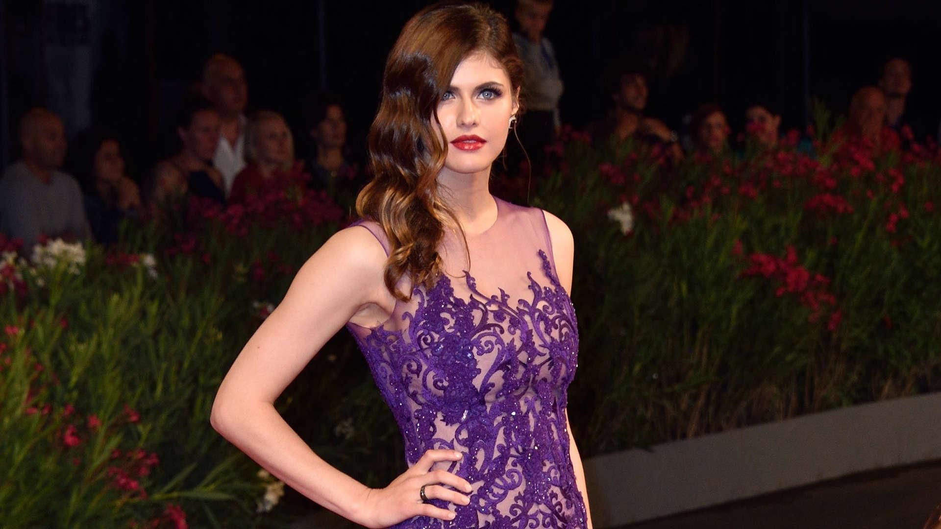 Alexandra Daddario HD Picture