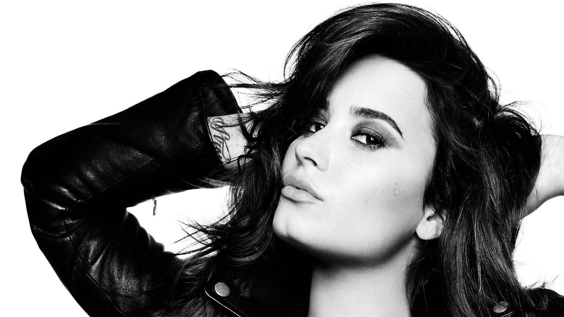 Demi Lovato Photos.