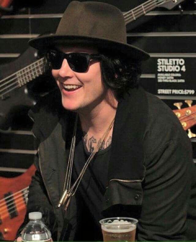 Synyster Gates 2016 Wallpapers - Wallpaper Cave - 640 x 789 jpeg 48kB