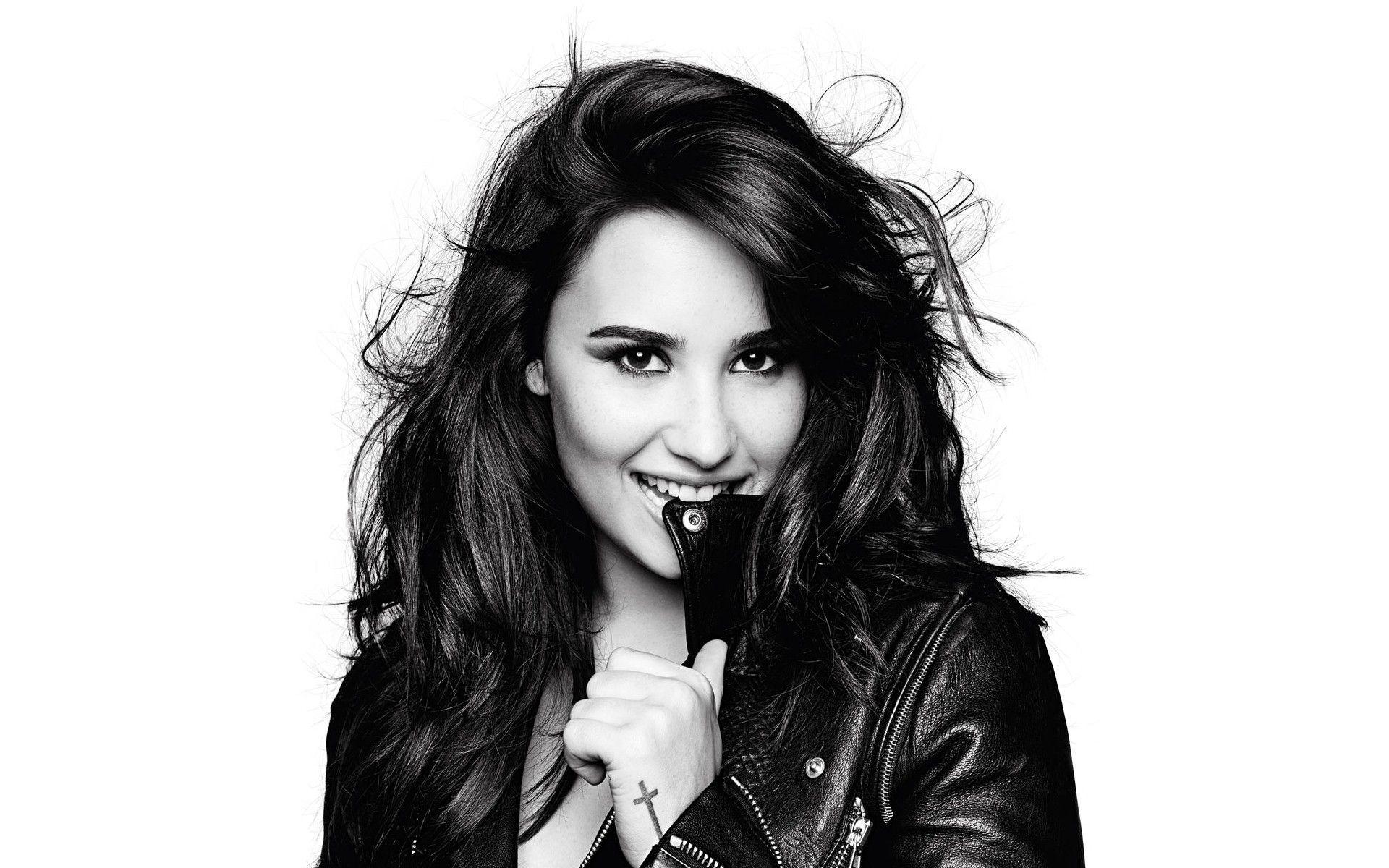 Demi Lovato Beauty American Actress Photo HD Wallpaper