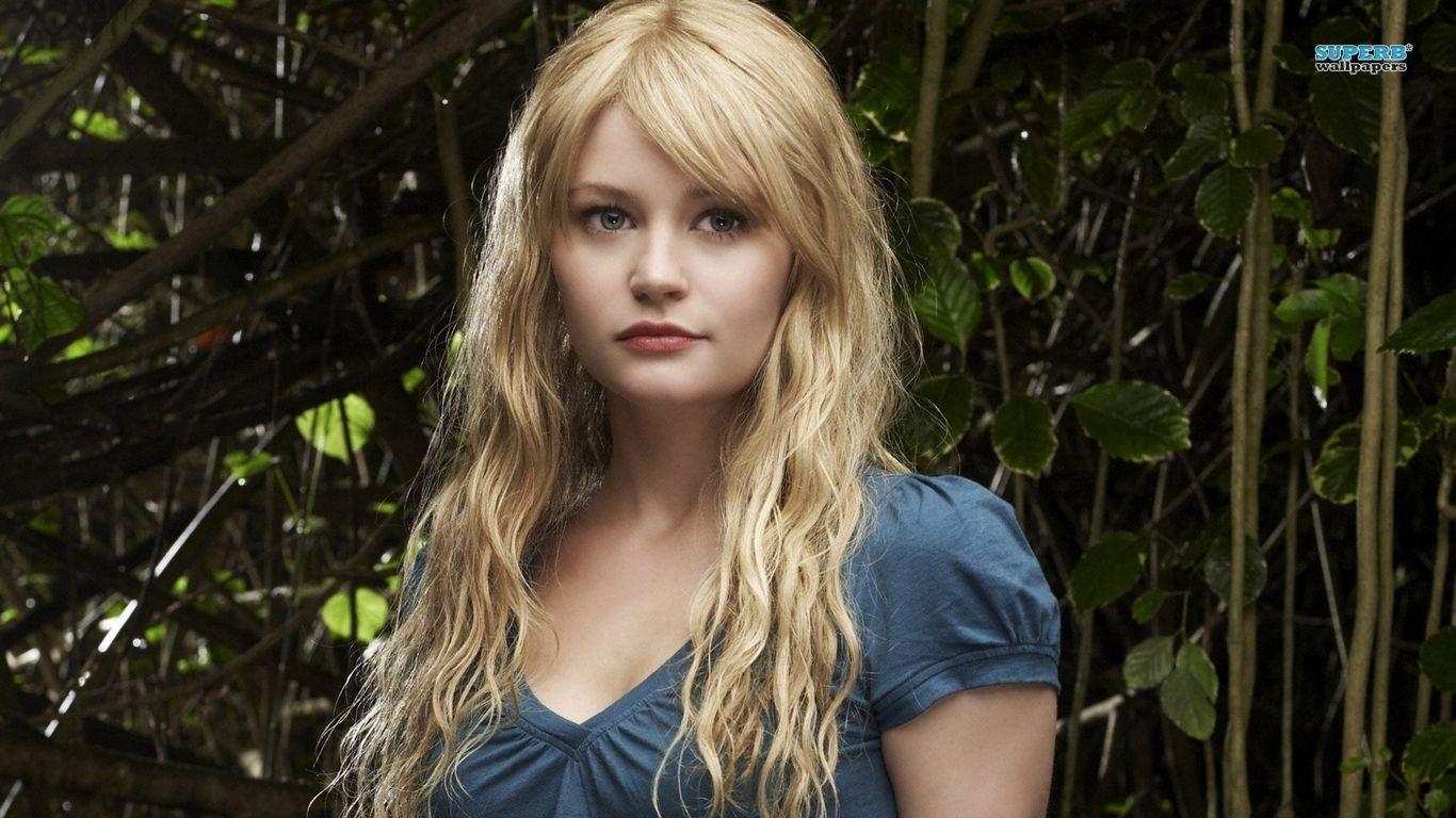 Emilie de Ravin Wallpaper. Just Good Vibe