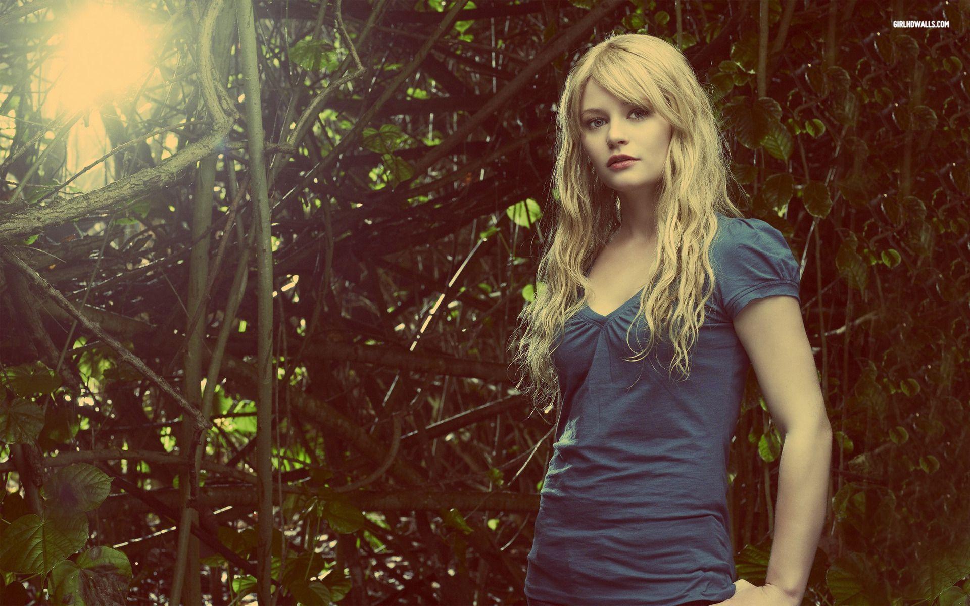 Emilie de Ravin Wallpaper. Just Good Vibe