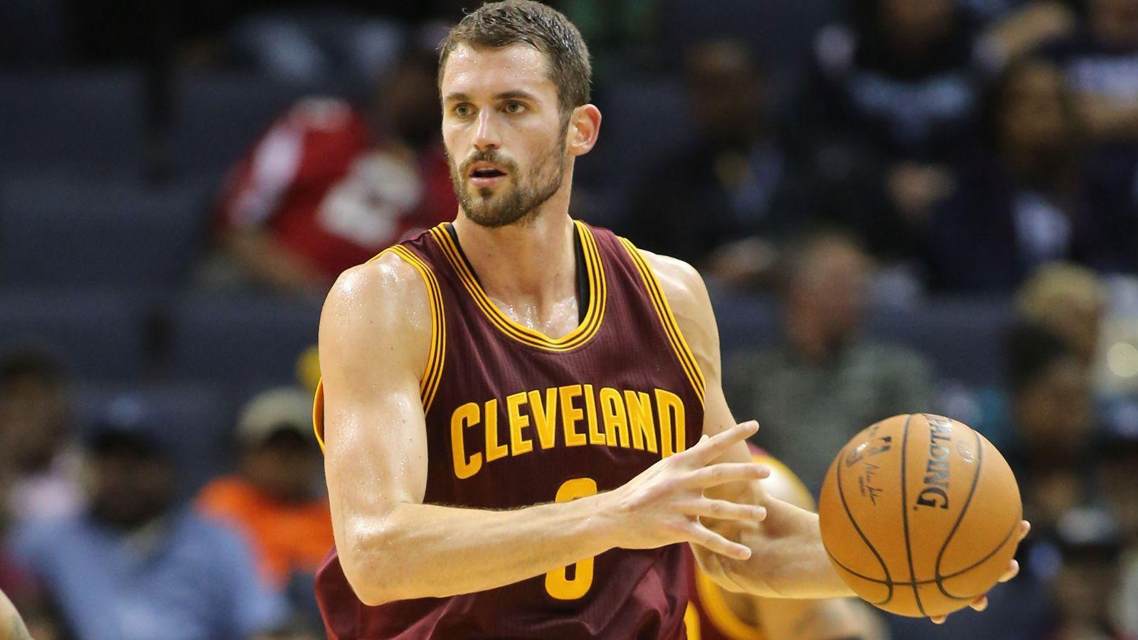 Kevin Love shoots down Lakers rumors, joint gesture claims in a