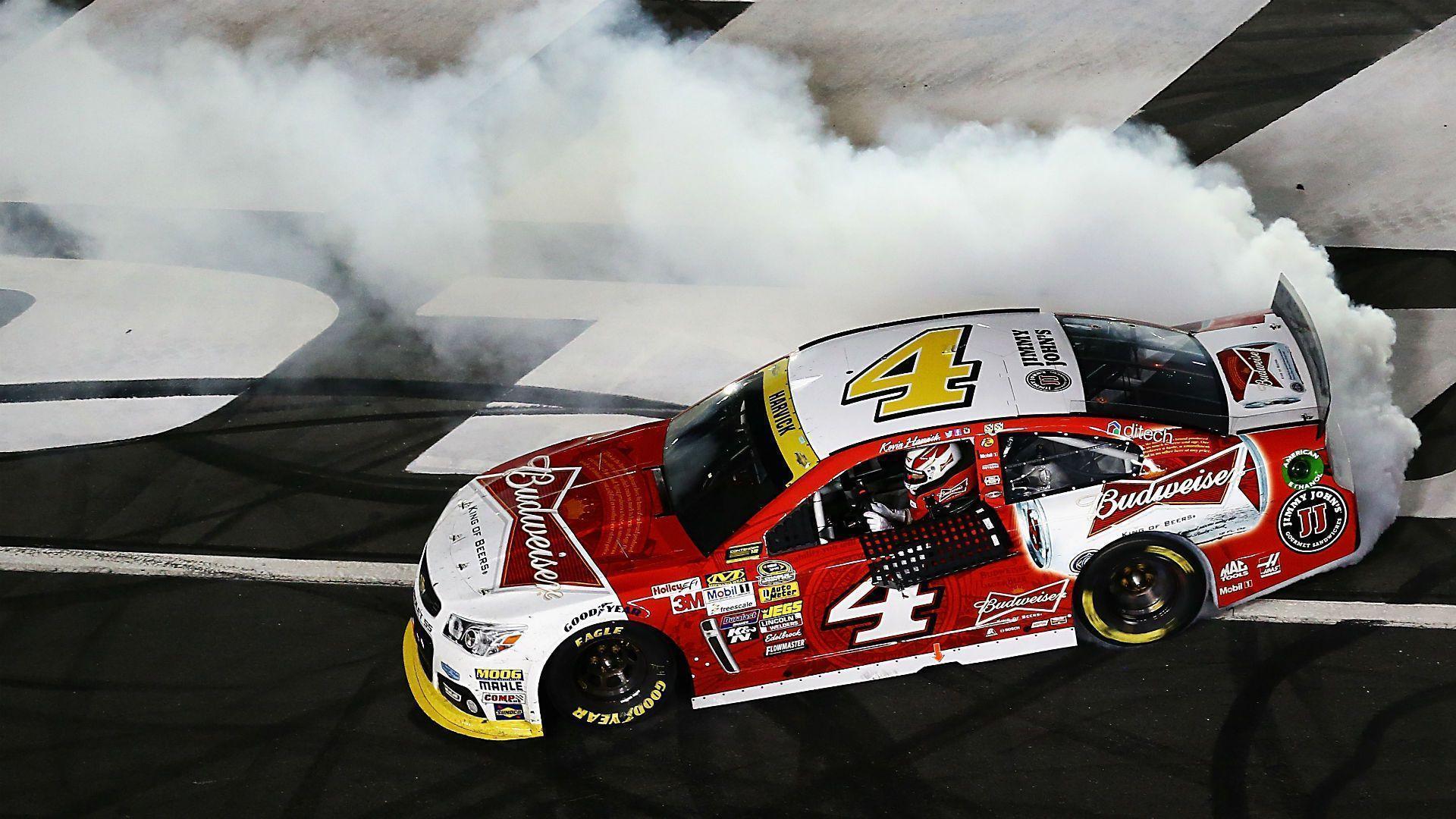Kevin Harvick wins as fight erupts after Cup race at Charlotte