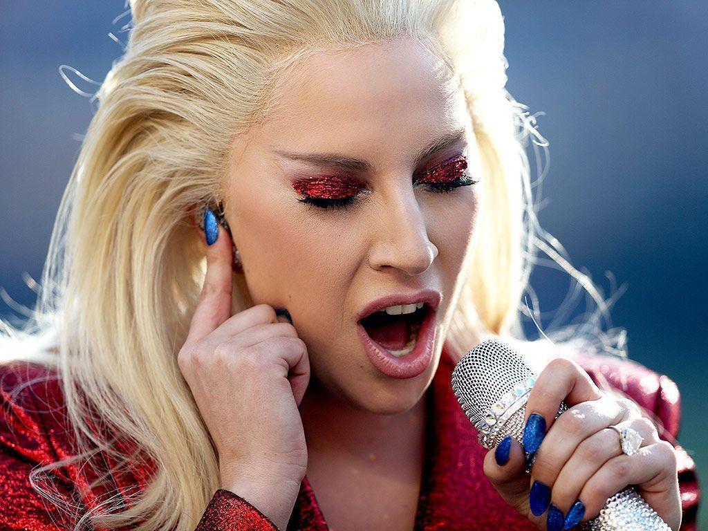 Super Bowl 2016: Lady Gaga Sings the National Anthem, People.com