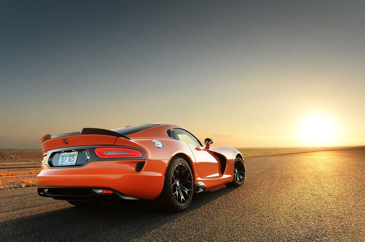 Dodge Viper закат