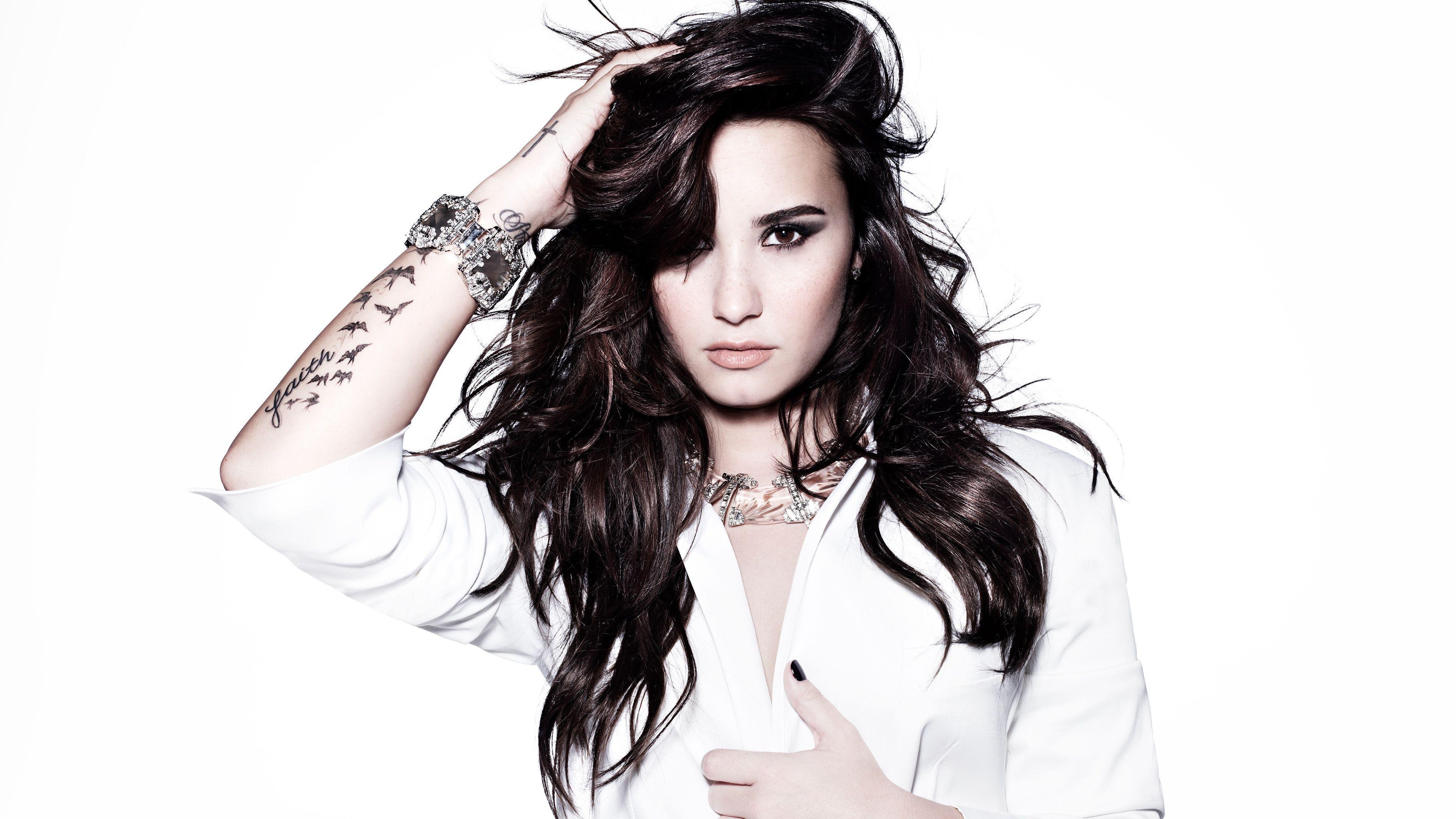 Demi Lovato Wallpaper