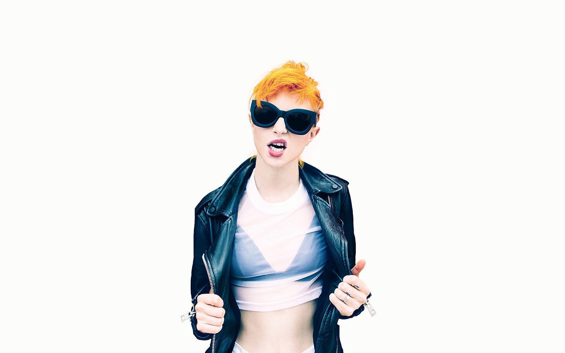 Hayley Williams with sunglasses and leather jacket wallpaper