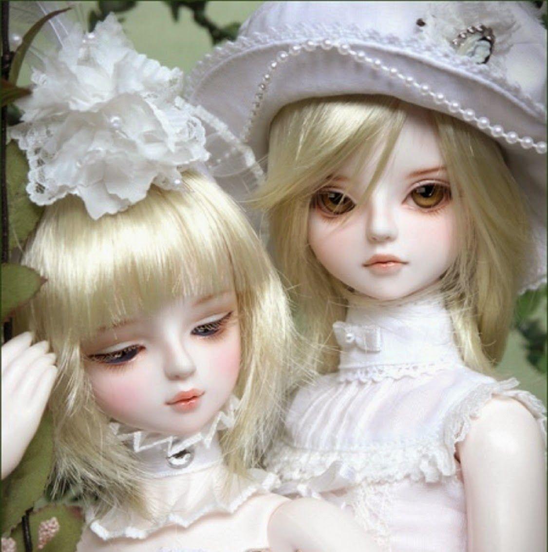 Cute Twins Barbie Dolls wallpaper