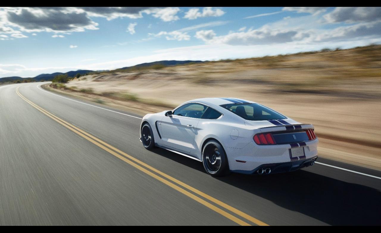 Mustang GT350 Wallpaper