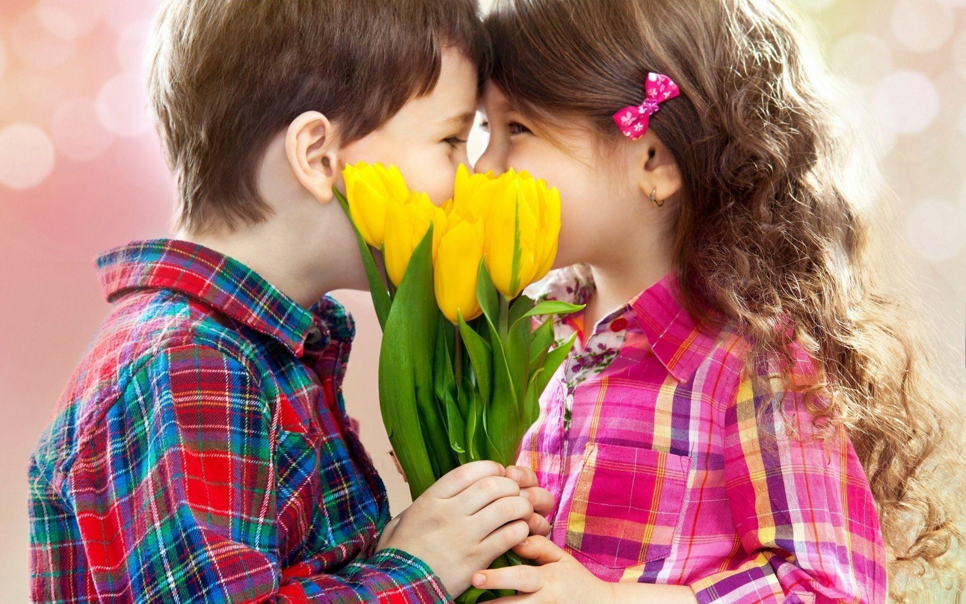 Valentine Couple Kissing HD Wallpaper
