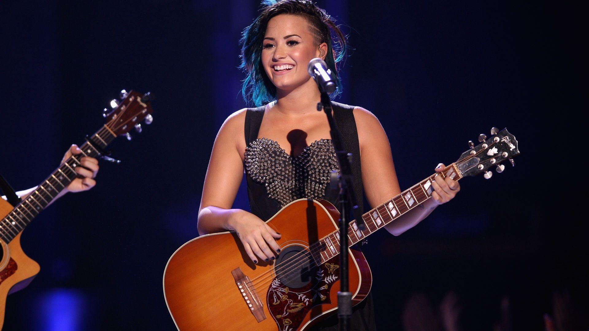 Celebrity, Singer, Demi Lovato, Guitar, Concert, Demi