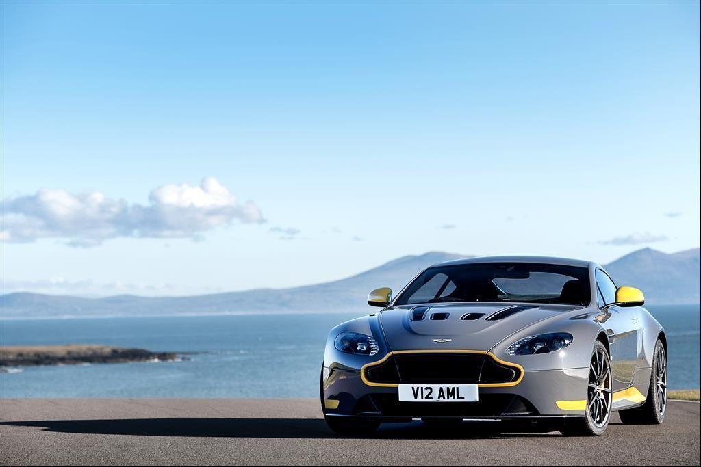 Aston Martin. V12 Vantage S