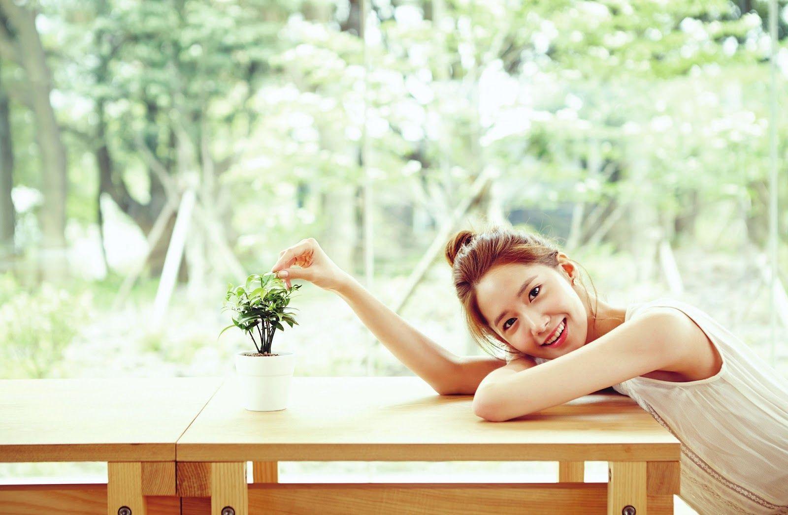 SNSD YoonA Innisfree Organic Green Cafe Wallpaper HD