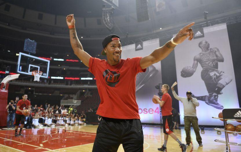 Derrick Rose Goes &;all in for Chicago&; Event (PHOTOS)