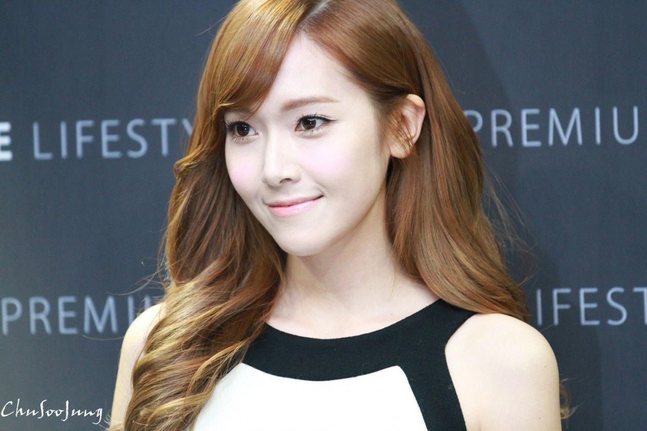 Jessica Jung Releases First Official Statement Regarding Boot From