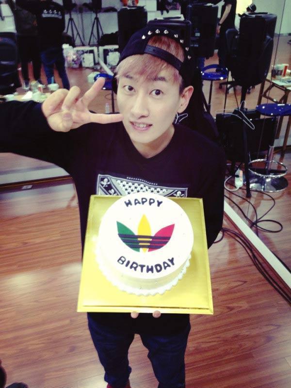 [Happy Birthday] Super Junior&;s Eunhyuk Turns 27