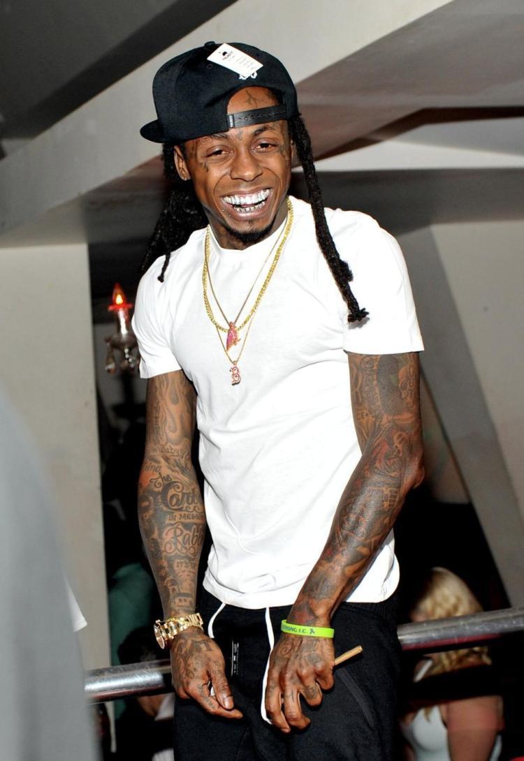 Lil Wayne&;s Miami Beach mansion infiltrated by police Daily News