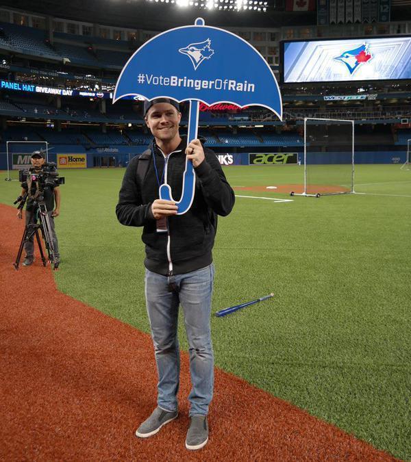 TBT Stephen Amell and The Toronto Blue Jays