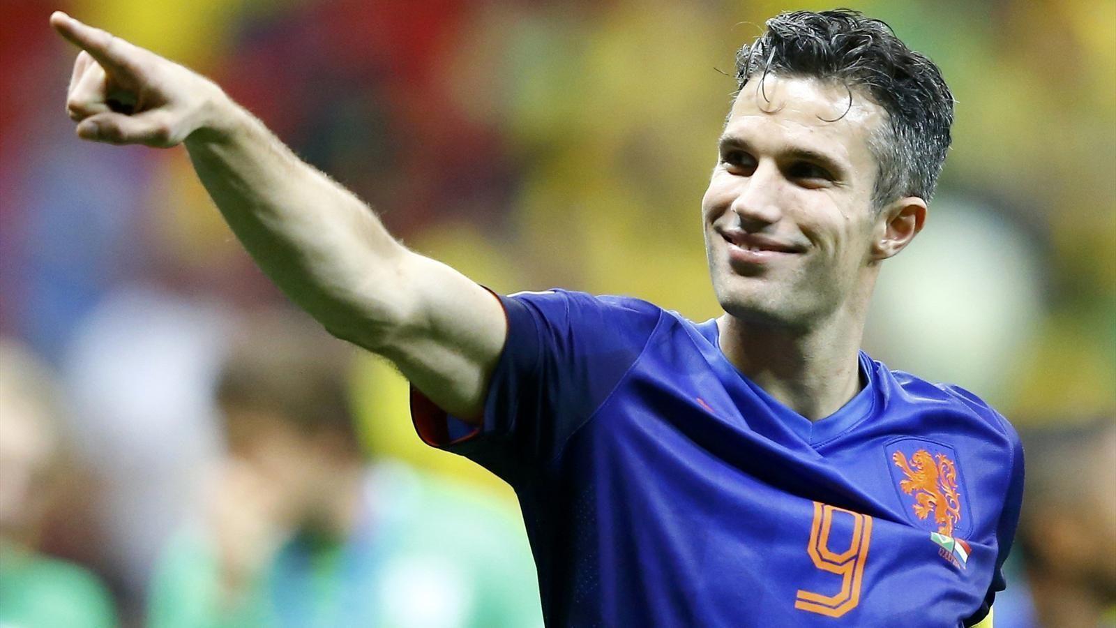 Robin van Persie set for £1m a month at Fenerbahce