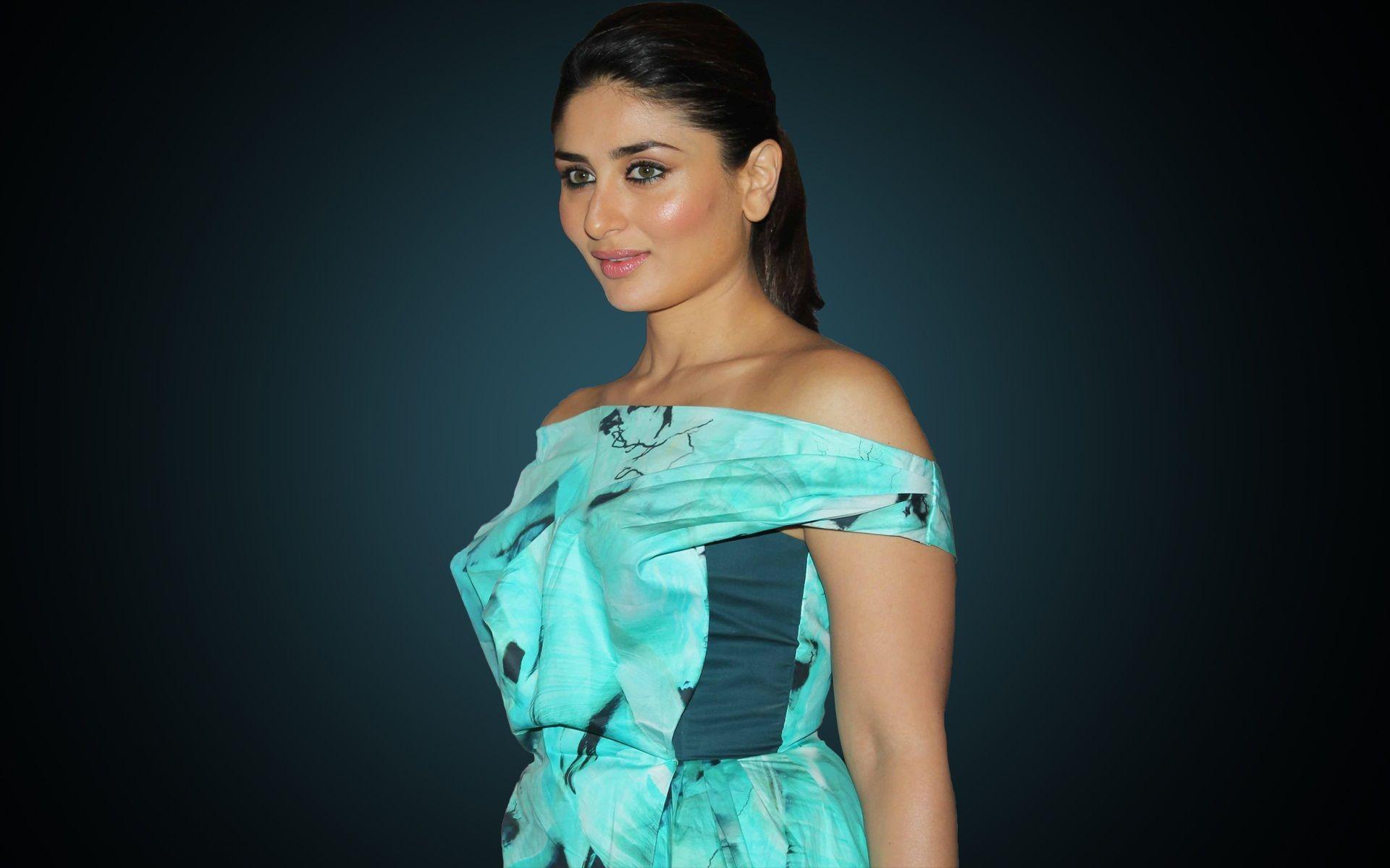 kareena kapoor cute HD wallpaper Wallpapers newHD