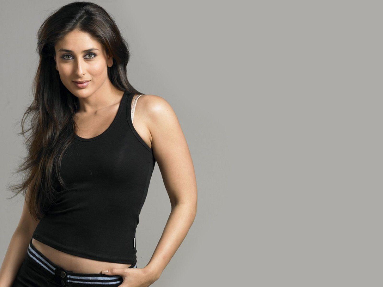 kareena kapoor hot in black tshirt HD wallpaper Wallpapers