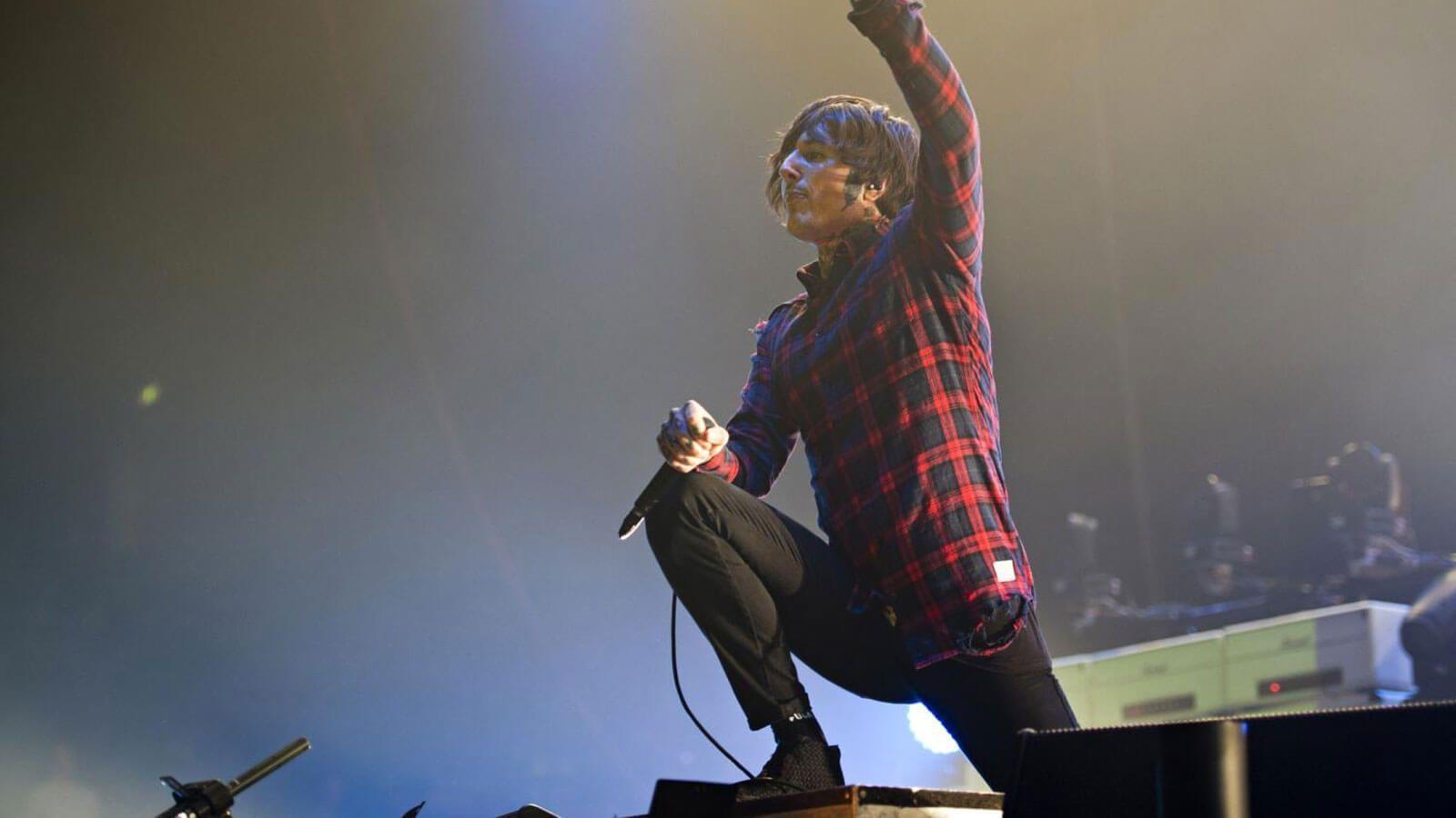 Watch Bring Me The Horizon level Wembley with &;House Of Wolves