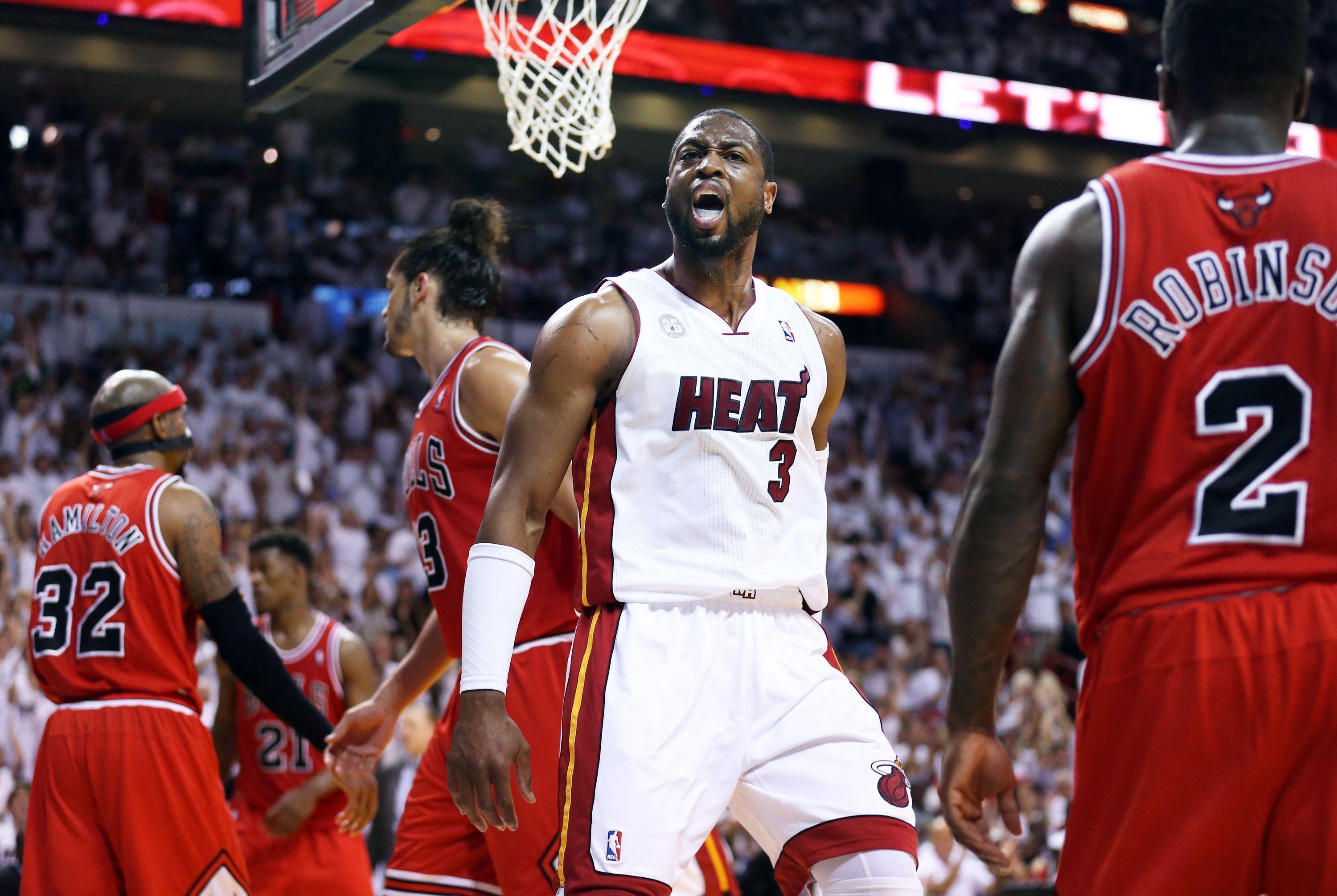 REPORT: Bulls Willing To Outbid Heat, Have Meeting With Wade